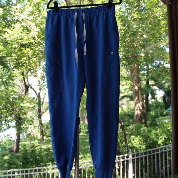 Figs Technical Collection Thread for Threads Blue Size Large L- Medical Scrubs - Picture 2 of 9